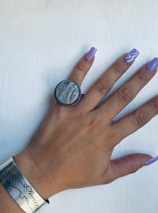 Size 6 Stunning Sterling Silver and Druzy Circle Ring