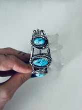 Load image into Gallery viewer, Gorgeous Three Stone Vintage Cuff