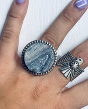 Load image into Gallery viewer, Size 7 Stunning Sterling Silver and Druzy Circle Ring